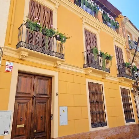 Piso Familiar Con Tres En La Goleta Malaga